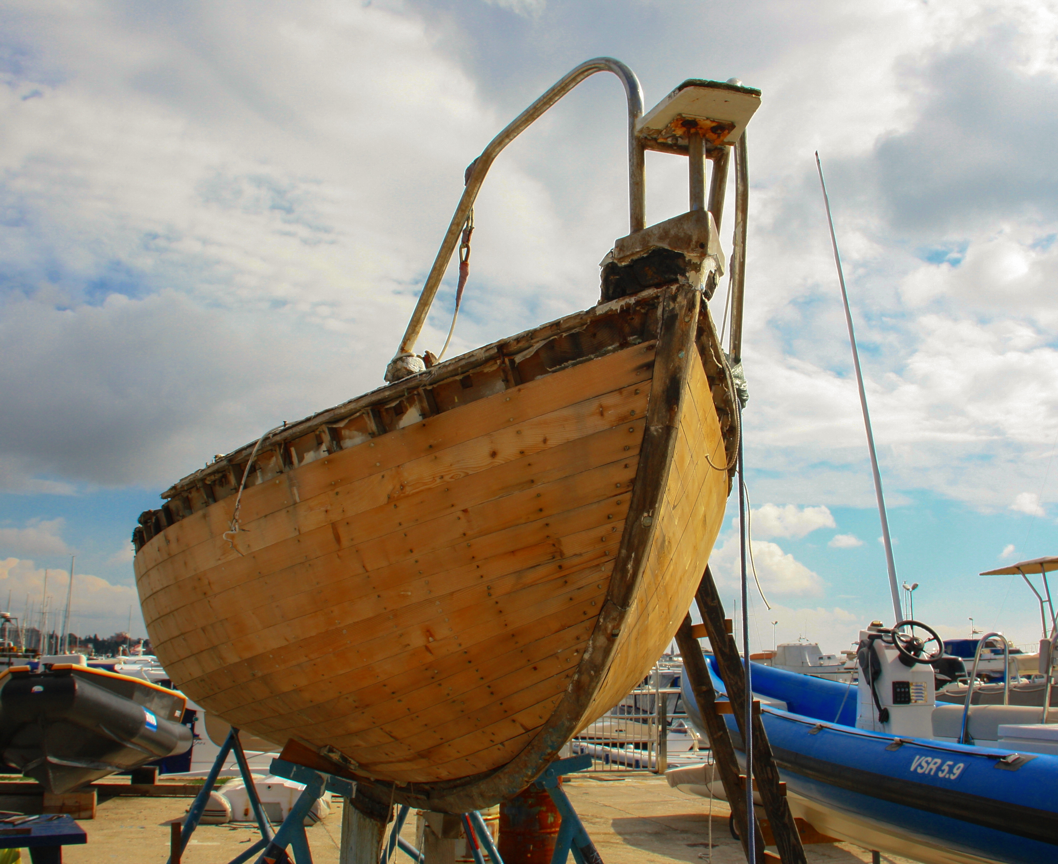Zadar kikötő halászbárka