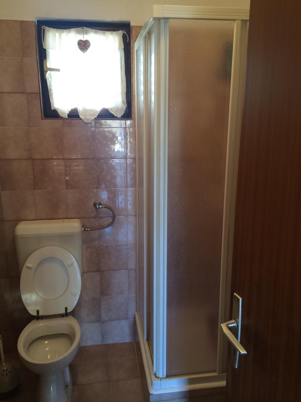 wc, zuhanyzó, fürdőszoba